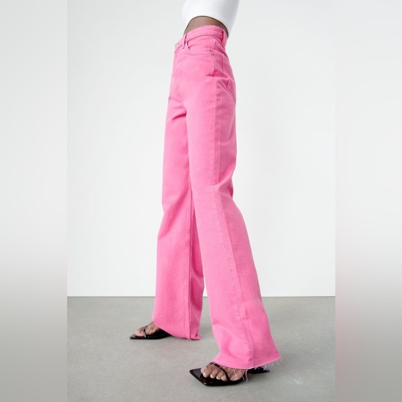BNWT Zara High Waisted Straight Leg Jeans in Fuchsia size 10 - Picture 1 of 6